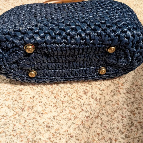 Elegant Navy Woven Clutch with Wooden Handle - Picture 2 of 9